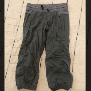 Ivivva/lululemon cropped pants